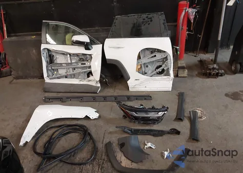 2025 Toyota Rav4 Hybrid Xle из США, поврежденный, VIN 2T3RWRFV0SW275623